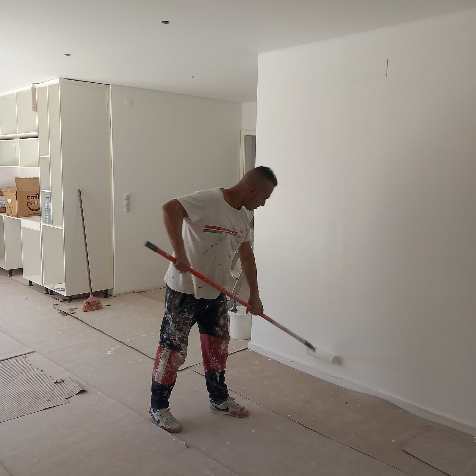 Pintura interior de apartamento concluída